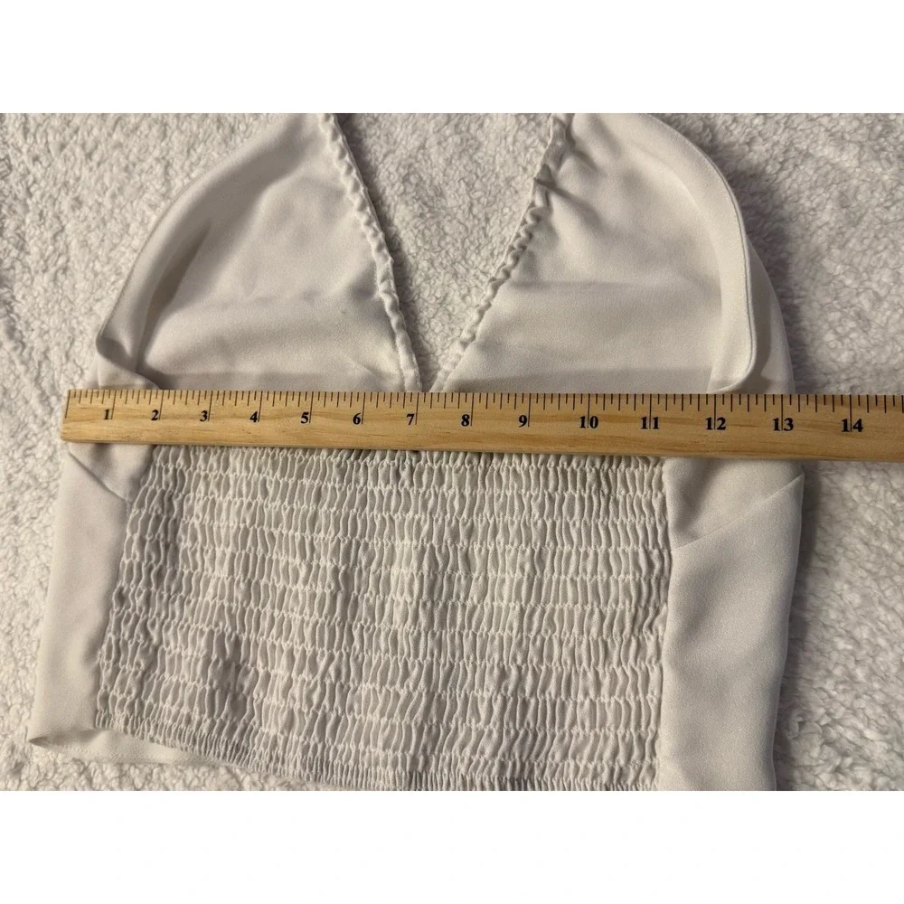 Kendall & Kylie White Halter Neck Crop Top Wm‎ S 70s Smocked Back Bachelorette - Picture 3 of 5